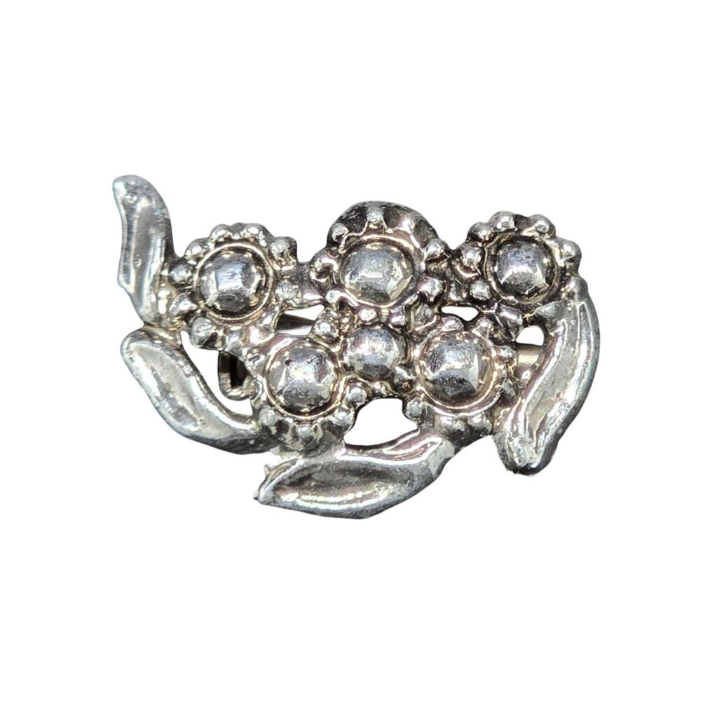 Vintage Silver Floral Brooch Pin With Textured Petal & Leaf Design